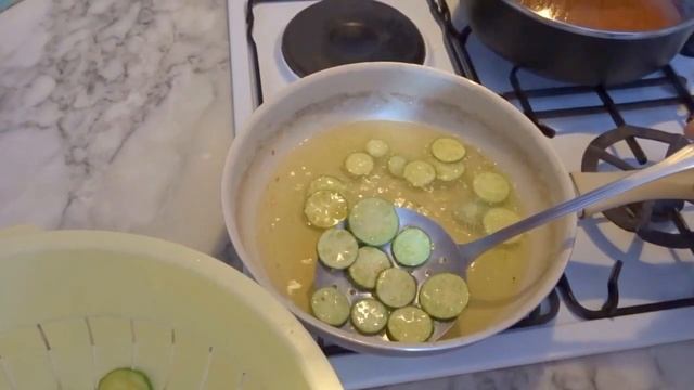 طبق اليوم غراتان بالكوسا - قرع اخصر متوسط - Plat du jour Gratin Zucchini - Percussion Vert Moyenne смотреть онлайн