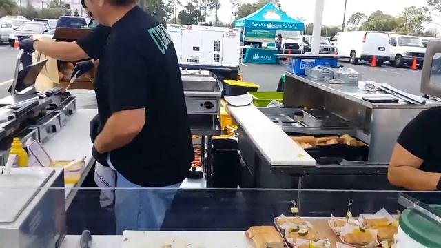 CUBANOZ makes the Best Sandwiches & Mojito's in the World !!! смотреть онлайн