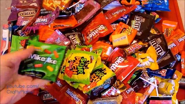 Halloween Candy Haul - Trick or Treat - Costume Is From Disney / Pixar Up Movie смотреть онлайн