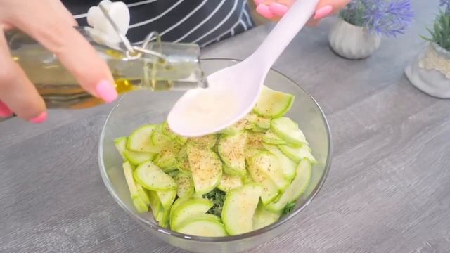 ТРИ салата ИЗ КАБАЧКОВ за ТРИ МИНУТЫ! Готовлю ВСЁ ЛЕТО! смотреть онлайн