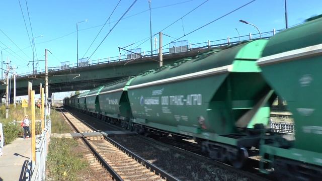 Тепловоз 2ТЭ116у-0031 с грузовым смотреть онлайн