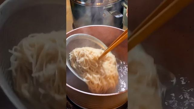 #shorts | A very quick breakfast with scallops noodles soup смотреть онлайн