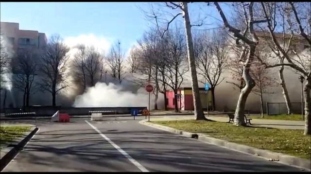 18032016 demolizione farfalle da via Amendola смотреть онлайн