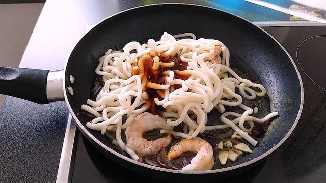 Pancit Udon Noodles | Japanische Udon Nudeln | Nudeln mit Garnelen смотреть онлайн