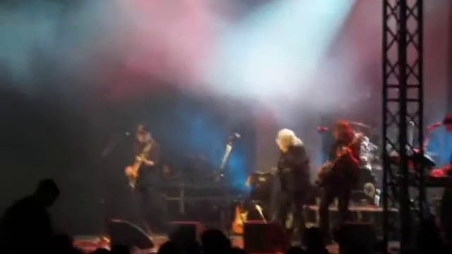 Riblja Čorba - Volim, volim, volim, volim žene (live Nis) смотреть онлайн