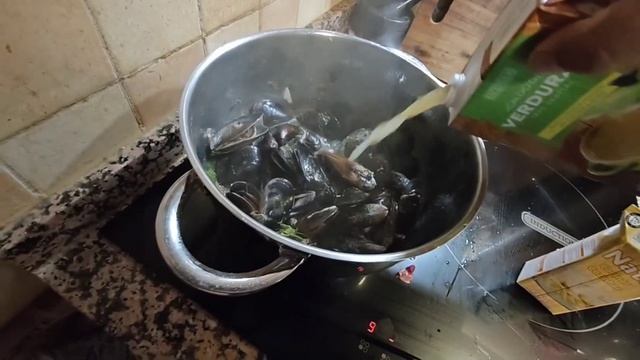 Мидии с четырьмя сырами. Рецепты Майора Пронина смотреть онлайн