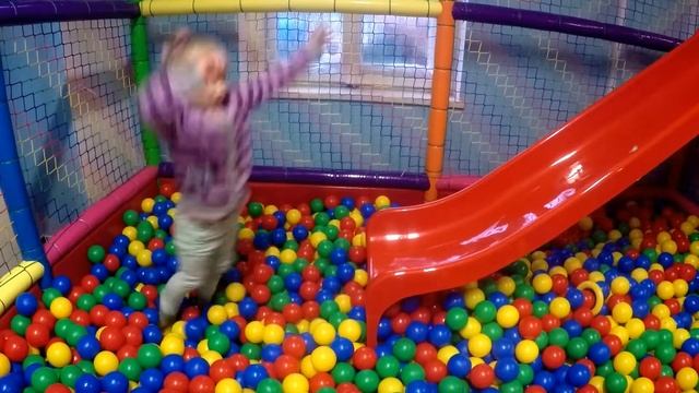 PomPom - Świetna zabawa dla najmłodszych :) смотреть онлайн