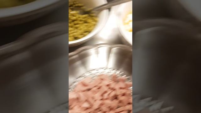 Cooking Russian Olivier Salad in Sweden 🇷🇺🇸🇪 (Immigrant Life) #shorts #cooking смотреть онлайн
