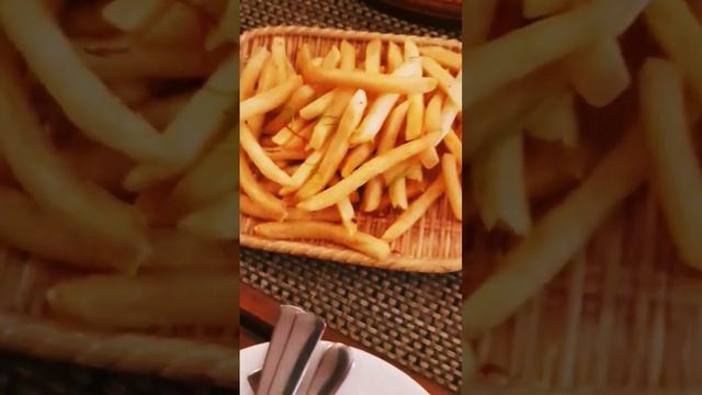 Potato Fries Or Finger Fries? ✌️#shorts #keepitsimple #keepitshort #foodienepal #foodzealous #food смотреть онлайн