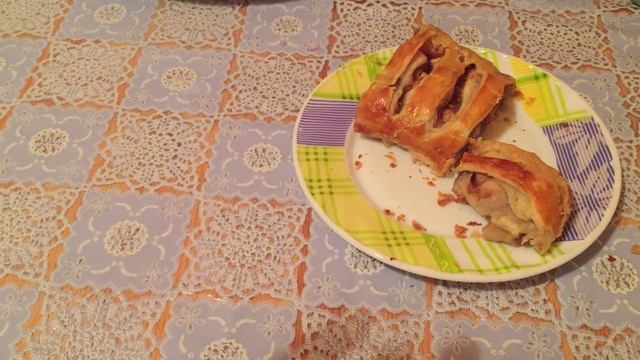 ASMR eating - Homemade strudel / АСМР жевание, чавканье - Штрудель смотреть онлайн