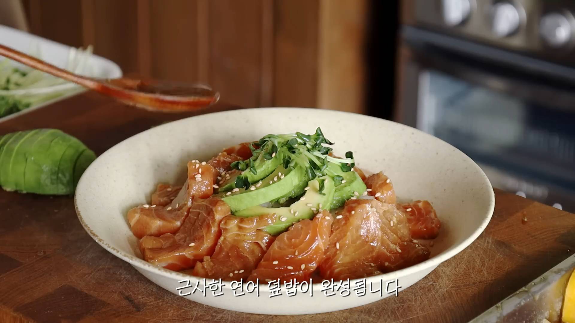 nyangsoop Приготовление домашней еды с лосося осенью. Подготовка здорового завтрака смотреть онлайн