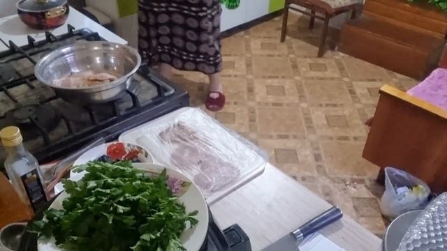 Готовим обалденно вкусные рулетки из куриной грудки  с черносливом и спагетти #едадомашняя #trend .