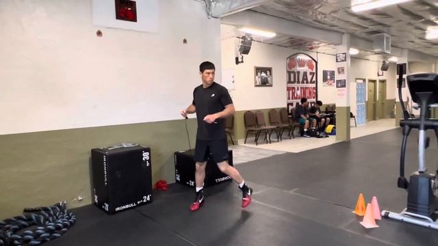 Dmitriy Bivol warm up in camp for Canelo | esnews boxing смотреть онлайн