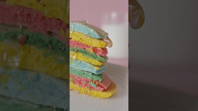 Drizzling Syrup on a Stack of Pancakes #shorts смотреть онлайн