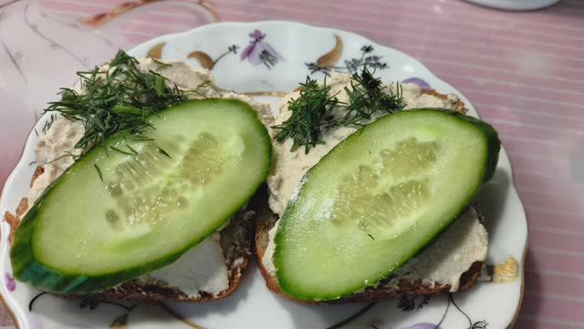 Закуска на праздничный стол. Легко и просто. смотреть онлайн