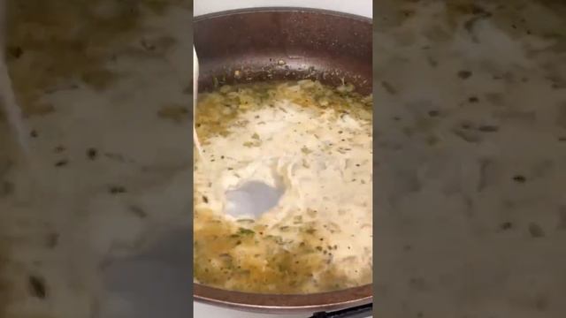 Рецепт курица в сливочном соусе. Буквально тающее во рту. Сытное блюдо! Вкусно, быстро и просто! смотреть онлайн