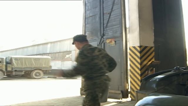 Сериал СОЛДАТЫ  1 Сезон  5 Серия (Превращение коробки с тушенкой в коробку со сгущенкой)