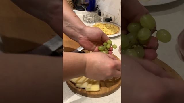 СИРНА ТАРІЛКА З МЕДОМ смотреть онлайн