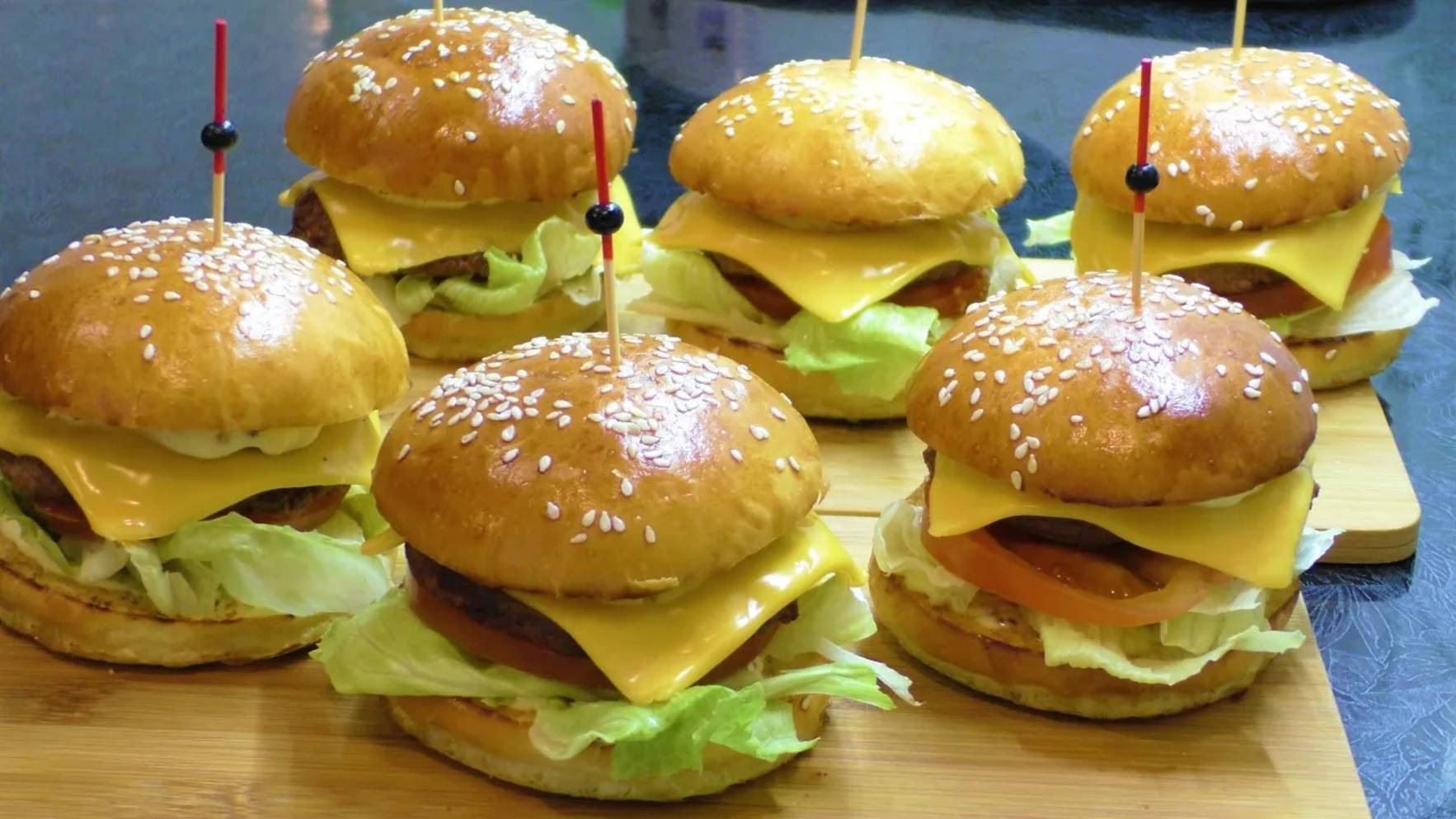 Как приготовить вкуснейший домашний бургер. смотреть онлайн