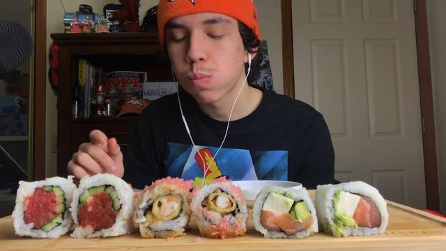 ASMR EATING SUSHI🍣 SPICY TUNA PHILADELPHIA ROLL & CRUNCH ROLL! (NO TALKING) EATING SOUNDS! смотреть онлайн