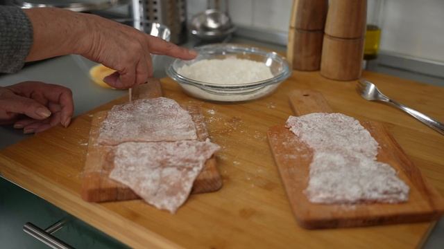 Trikovi za NAJSOČNIJE pohovane šnicle/Tricks for JUCIEST breaded meat/Секрет самых нежных шницелей смотреть онлайн