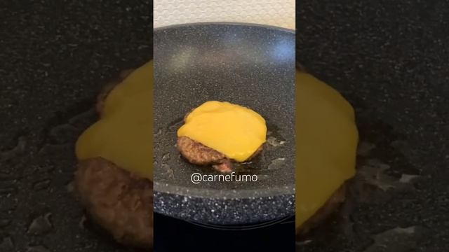 Самый вкусный Бургер - домашний Бургер с супер котлетой для Бургера 🍔 #burger #мясоесть #бургер смотреть онлайн