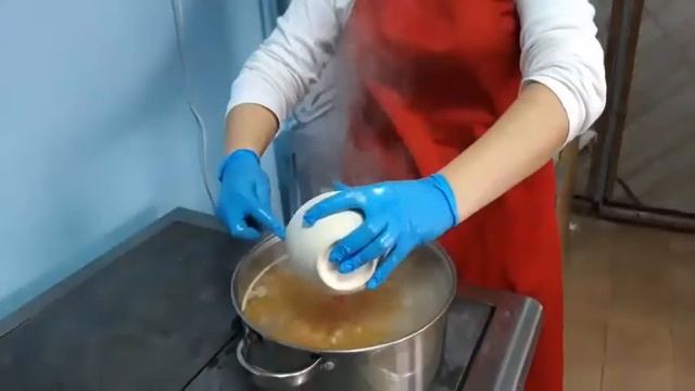 Онлайн-урок виробничого навчання "Приготування перших страв" смотреть онлайн