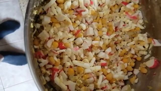 Вкусный крабовый салатик смотреть онлайн