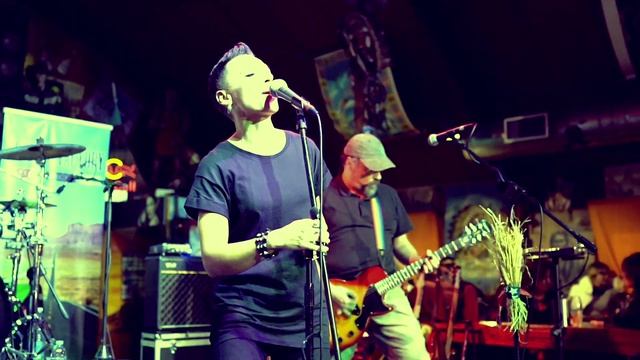ROYAL KEBAB - Good But Useless (live) смотреть онлайн