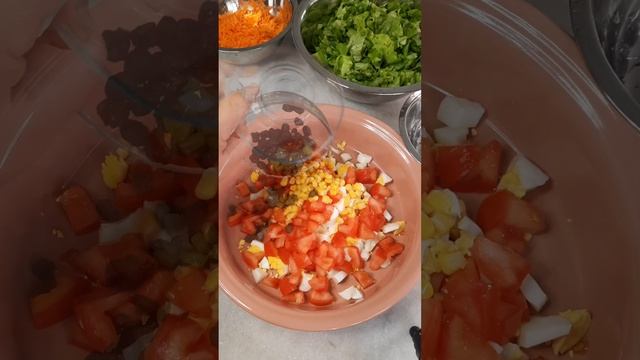 Salada Especial, cremosa e refrescante/Para o seu Almoço ou Lanche #Shorts смотреть онлайн