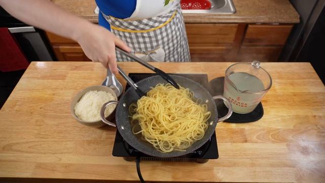 Simple & Elegant Pasta Dish | Cacio e Pepe смотреть онлайн