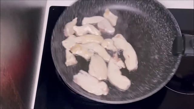 Recette Facile De Poulet Coco à L'Ananas . Vidéo Courte .