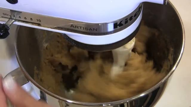 Kimberly in the Kitchen Smudge's Grain Free Peanut Butter Dog Cookies смотреть онлайн