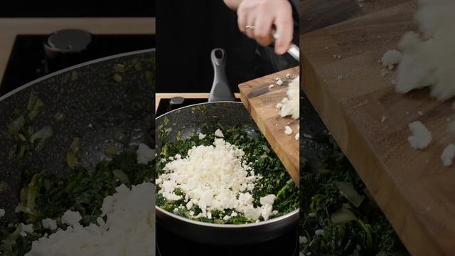 Börek with spinach and cheese - Turkish Recipe - Ingredients in description #shorts смотреть онлайн