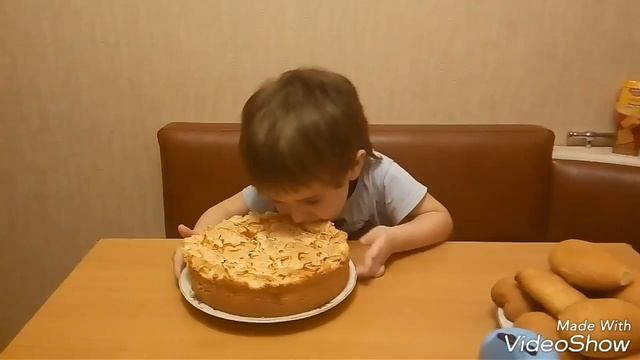 Ваня и яблочный пирог 🎂 смотреть онлайн