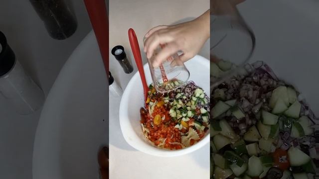 Feta pasta salad #meatless #pasta #fetacheese #vegetarian #vegetables #foodshorts смотреть онлайн