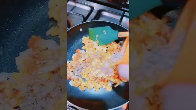 Potato omelette for breakfast #shorts#breakfast#omlette смотреть онлайн