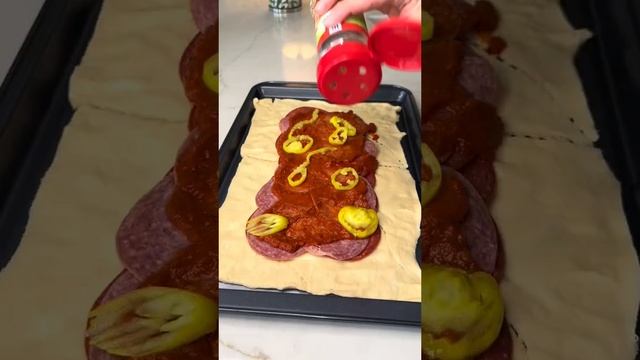 Italian Calzones for an easy lunch, dinner or even appetizer #familydinner #sandwich #recipe смотреть онлайн