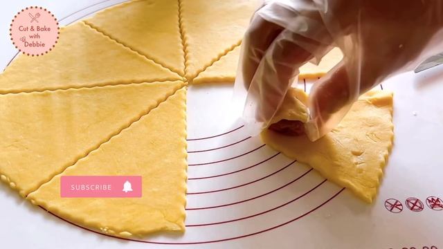 Toffee Pie with Chocolate, Caramel, Marzipan & Apple смотреть онлайн