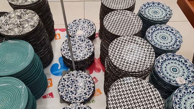 Цены в Европе. Посуда: тарелки, чашки, вилки, ложки. Болгария. смотреть онлайн