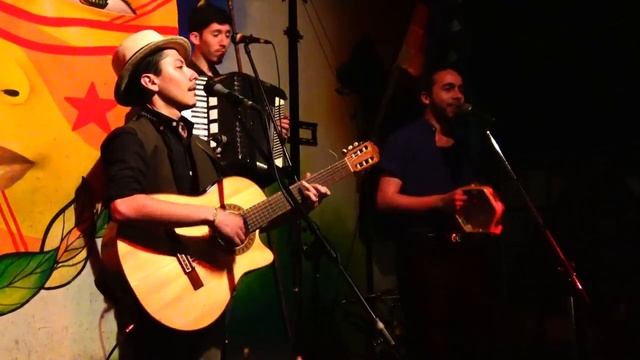 De Todas Layas in Santiago, Chile (Cueca Music Part 5) смотреть онлайн