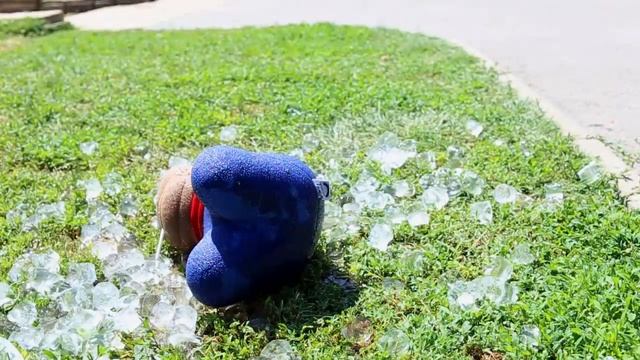 Chupa Chups Chuck doing the #IceBucketChallenge смотреть онлайн