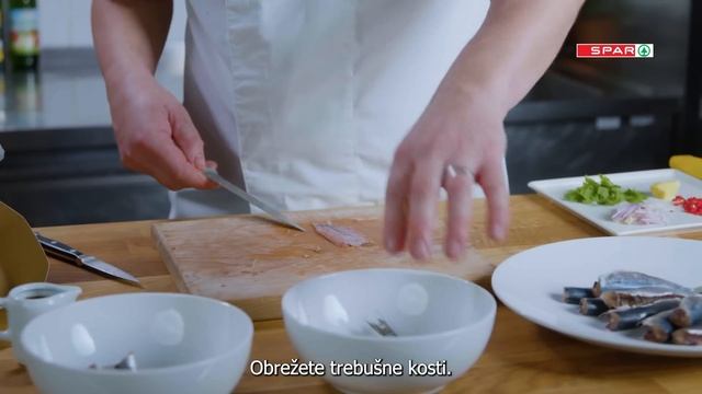 Spar - Hrana ne sodi v smeti z Markom Pavčnikom - Sardelin ceviche смотреть онлайн