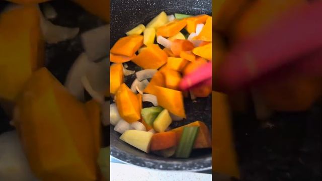 Мой рецепт тыквенного суп-пюре.Очень легкий и вкусный супчик. смотреть онлайн