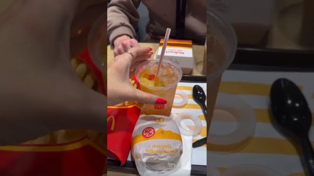 ✨ Волшебство Нового Года в Макдональдсе Нячанга! #макдональдс #нячанг #новыйгод смотреть онлайн