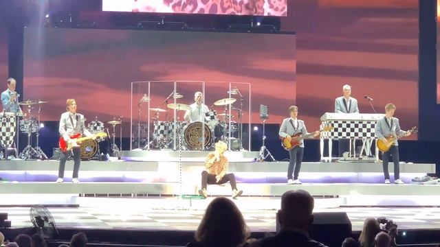 Las Vegas: Rod Stewart, The Hits @Caesars Palace смотреть онлайн