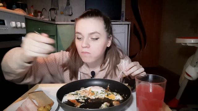МУКБАНГ| Яичница🍳| Читаю страшные истории👻 смотреть онлайн