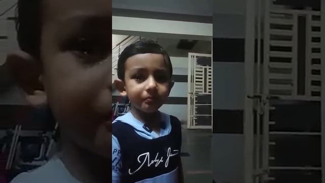 gujrati little boy crying in tution #gujrati #funnyboy#gujratifunnyvideo#tutionmanaaavde#gharejaavd смотреть онлайн