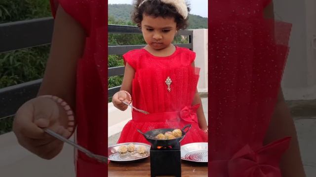 Egg lollipop 🍭 #shortsfeed #viral #trending #miniature #ytshorts #cooking #shorts #baby #kids #cute смотреть онлайн