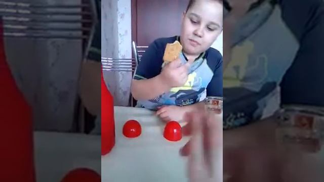 Челлендж ,,кетчуп или сгущёнка'' смотреть онлайн